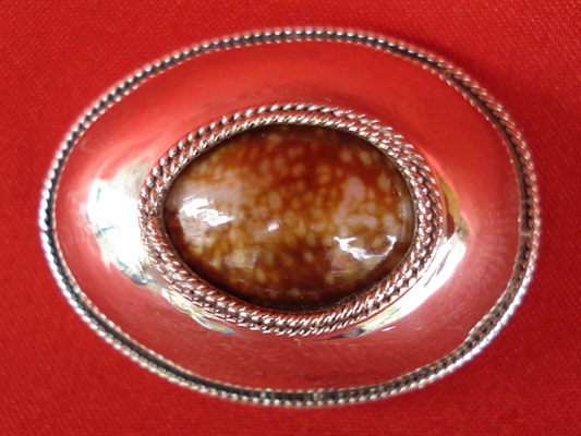 เบี้ยแก้หุ้มเงินแท้ แบบเปิดหลัง หลวงปู่เจือ วัดกลางบางแก้ว รอยจารจากหลวงปู่ครบ สุดสวยหายาก 1