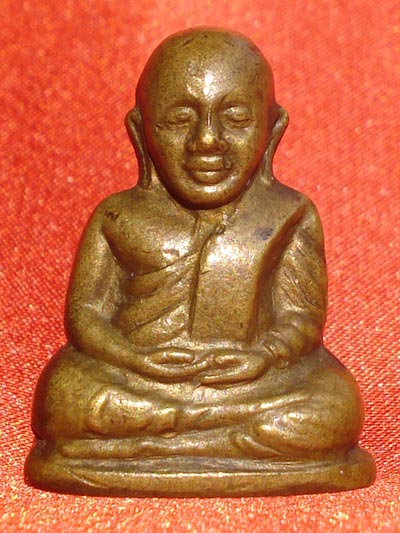 หลวงพ่อเงิน บางคลาน ปี 15 วัดมูลเหล็ก พิมพ์ฐานกว้าง ปลุกเสกพิธีเดียวกับหลวงพ่อเงิน ปี 15 บางคลาน