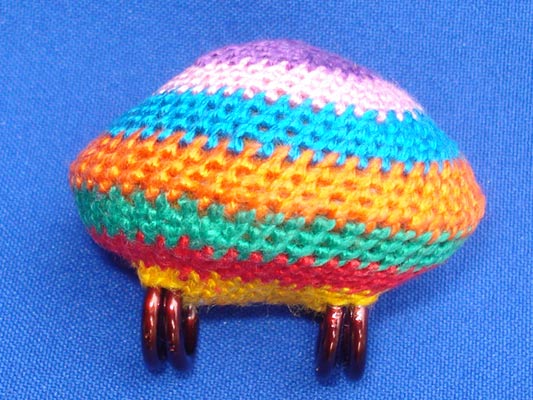 เบี้ยแก้ หลวงปู่เจือ วัดกลางบางแก้ว ถักเชือกหลายสี แบบ 2 หู บูชาจากหลวงปู่โดยตรง สุดยอดเครื่องราง