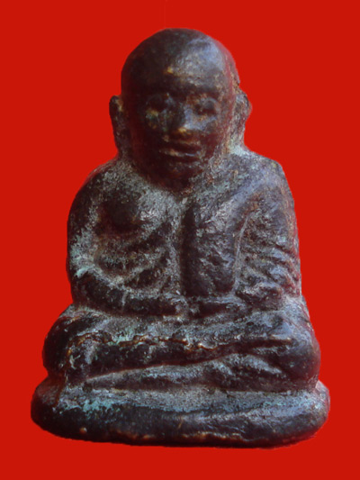 1 ใน 11 พิมพ์ที่หายากมากครับ หลวงพ่อเงิน บางคลาน รุ่นปืนแตก พิมพ์นิยมเศียรโต ปี 2528 ต้องรีบเก็บครับ