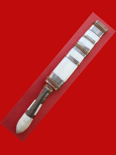 มีดหมอปากกา สามกษัตริย์ ขนาดใบมีด 2.5 นิ้ว  หลวงพ่อเปลื้อง วัดลาดยาว เกจิดังอายุกว่า 108 ปี สวยมาก