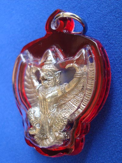 ครุฑเหนือคน หลวงพ่อเอื้อน วัดวังแดงใต้ เนื้อนวโลหะ สร้างน้อย มีโค้ด สวยมาก สำหรับปีนี้ต้องบูชา