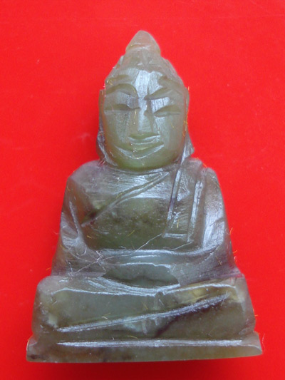 พระหินหยกแกะ พิมพ์พระพุทธ วัดธรรมมงคล สร้างโดยพระอาจารย์วิริยังค์ ปี 2536 สวยหายาก
