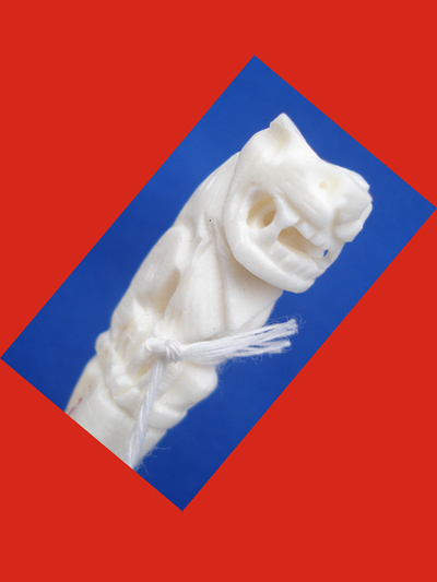 เขี้ยวเสือ หลวงปู่เปลื้อง วัดลาดยาว เกจิดังอายุกว่า 108 ปี สวยแกะจากกระดูกช้าง สำหรับปีนี้ต้องบูชา 2