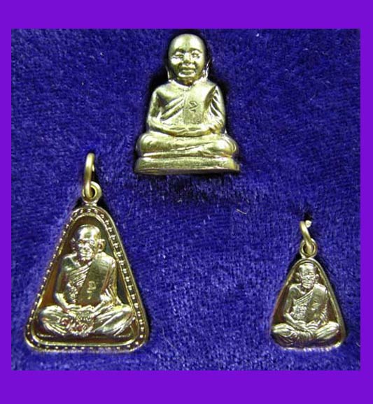 พระชุดหลวงพ่อเงิน วัดบางคลาน พระเครื่อง เมืองพิจิตร  รุ่นเพิร์ธ เนื้ออัลปาก้า ปี 2537 สวย พิธีใหญ่