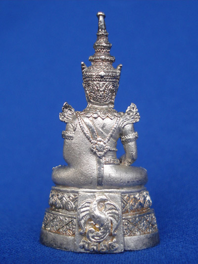 พระแก้วมรกต เนื้อเงิน กรมสรรพสามิตจัดสร้าง วัดพระศรีรัตนศาสดาราม ปี 2539 เลขสวย ๙หน้า๙หลัง 1