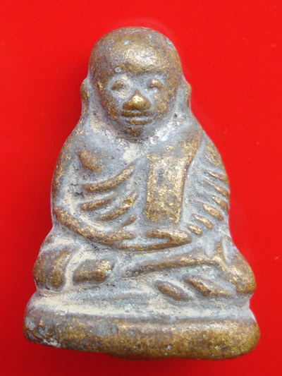 1 ใน 11 พิมพ์ที่หายากมากครับ หลวงพ่อเงิน บางคลาน รุ่นปืนแตก พิมพ์แจกแม่ครัว ปี 2528 ต้องรีบเก็บครับ