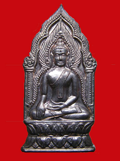 พระยอดขุนพลปั๊ม หลวงพ่อทองดำ วัดถ้ำตะเพียนทอง เนื้อนวโลหะแก่เงิน พ.ศ. 2545 สวยมากครับ