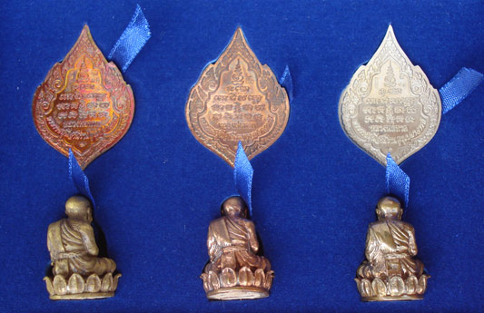 ชุดกรรมการ 6 องค์ หลวงปู่ทวด รุ่นบารมีธรรม รุ่น ๑ วัดเสมาเมือง ปี 2552 สุดยอดพิธี สุดยอดมวลสาร 3