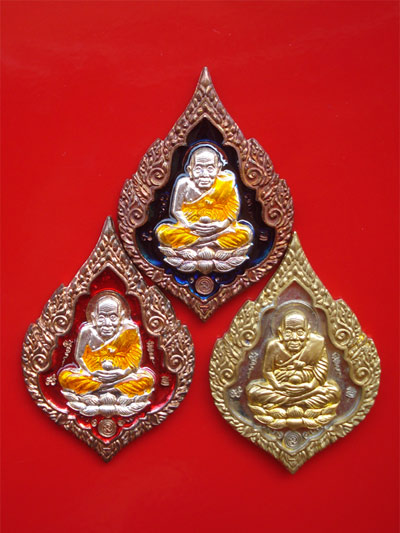 ชุดกรรมการ 6 องค์ หลวงปู่ทวด รุ่นบารมีธรรม รุ่น ๑ วัดเสมาเมือง ปี 2552 สุดยอดพิธี สุดยอดมวลสาร