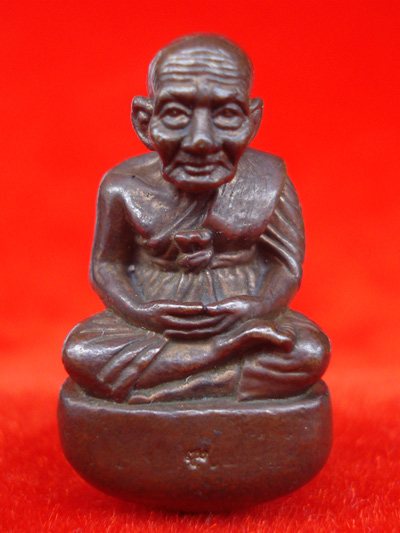 หลวงปู่ทวดลอยองค์หล่อโบราณ เบ้าทุบ รุ่นแรก 84 พรรษา สมเด็จพระญาณสังวร วัดบวรนิเวศ ปี 40