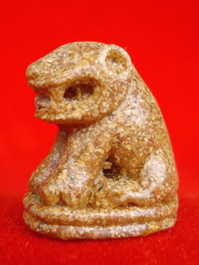 เสือบารมี เนื้อกระเบื้องโบสถ์ ย้อนยุค 100 ปี หลวงพ่อปาน วัดบางเหี้ย ปี 2552 สำหรับปีนี้ต้องบูชา