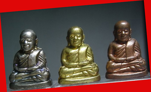 ชุดรูปเหมือนปั๊มหลวงพ่อเงินบางคลาน 3 องค์ กองทุน ๕๓ พิมพ์หน้ายิ้ม หมายเลขเดียวกัน 933 ปี 2553