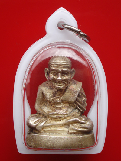 รูปหล่ออุดกริ่งหลวงพ่อทวด รุ่นมหาราช เนื้อเงิน อาจารย์นองเสก ปี 2538 เลี่ยมพร้อมใช้ สวยเข้มขลัง 3