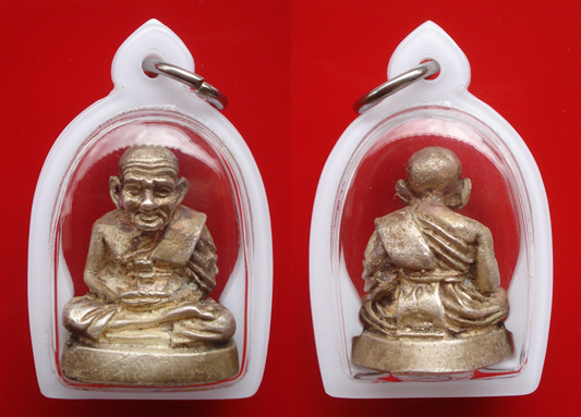 รูปหล่ออุดกริ่งหลวงพ่อทวด รุ่นมหาราช เนื้อเงิน อาจารย์นองเสก ปี 2538 เลี่ยมพร้อมใช้ สวยเข้มขลัง 5