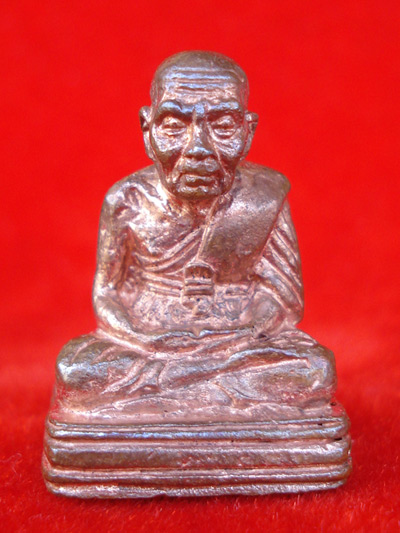 รูปหล่อหลวงพ่อทวด พิมพ์เลขใต้ฐาน เนื้อทองแดง รุ่นเลื่อนสมณศักดิ์พัดยศ วัดพุทธาธิวาส ปี 2554