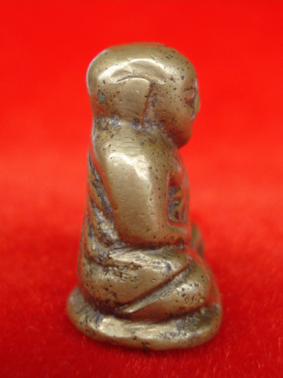 รูปหล่อหลวงพ่อเงิน บางคลาน อาจารย์แจ๊ะ ปี 2472 เนื้อทองเหลือง  หน้านกฮูก สภาพเดิมๆจมูกสวยหายาก 1