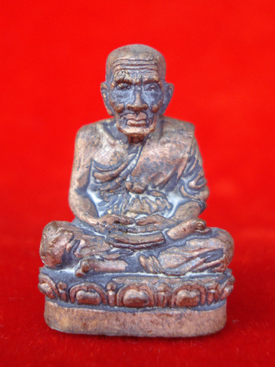 รูปหล่อหลวงพ่อทวด ก้น 2 ลายเซ็นต์ เนื้อเหลือ รุ่นเสาร์ 5 เพิ่มยศ เพิ่มทรัพย์ พ่อท่านเขียว ปี 2554