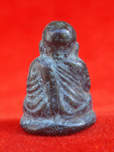 1 ใน 11 พิมพ์ที่หายากมากครับ หลวงพ่อเงิน บางคลาน รุ่นปืนแตก พิมพ์นิยมเศียรโต ปี 2528 ต้องรีบเก็บครับ 1