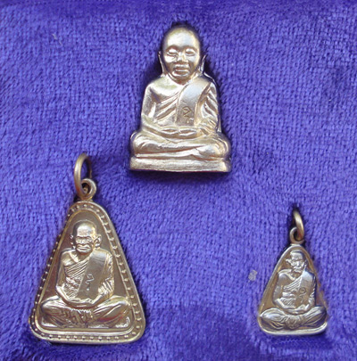 พระชุดหลวงพ่อเงิน วัดบางคลาน พระเครื่อง เมืองพิจิตร  รุ่นเพิร์ธ เนื้ออัลปาก้า ปี 2537 สวย พิธีใหญ่