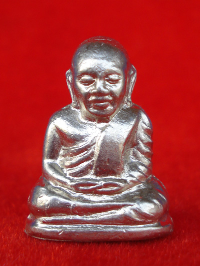 รูปเหมือนปั๊มหลวงพ่อเงิน วัดบางคลาน รุ่นน้ำท่วม พิมพ์คอแอลย้อนยุคปี 15 เนื้ออัลปาก้า สุดสวย