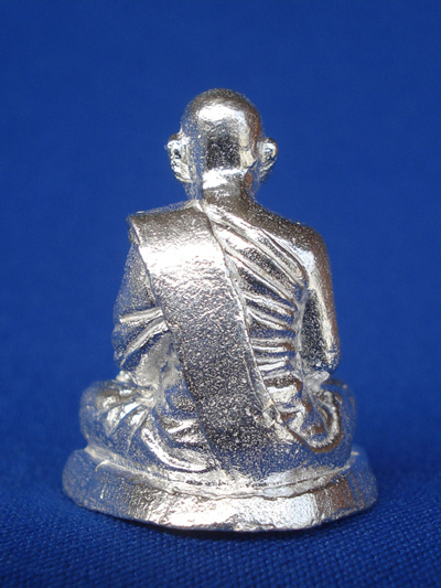 รูปหล่อหลวงปู่เอี่ยม วัดสะพานสูง เนื้อเงิน สุดยอดพระเครือง รุ่น 111 ปี พิธีดี ปี 2549 สวยหายากครับ 1