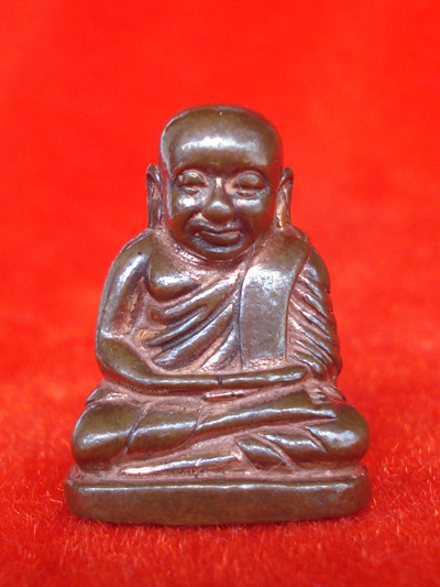 รูปหล่อหลวงพ่อเงิน บางคลาน รุ่นมหาเศรษฐีบุญบารมี 51 เนื้อนวโลหะ  วัดนครสวรรค์สร้าง ปี 2551 สวยมาก