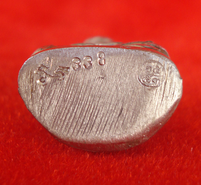 รูปเหมือนปั๊มหลวงพ่อเงินบางคลาน กองทุน ๕๓ พิมพ์หน้ายิ้ม เนื้ออัลปาก้า พระเครื่องดังปี 2553 สวยมาก 2