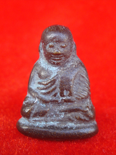 1 ใน 11 พิมพ์ที่หายากมากครับ หลวงพ่อเงิน บางคลาน รุ่นปืนแตก พิมพ์นิยมสนิมดำ ปี 2528 พร้อมกล่อง