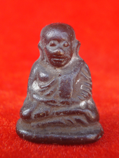 1 ใน 11 พิมพ์ที่หายากมากครับ หลวงพ่อเงิน บางคลาน รุ่นปืนแตก พิมพ์นิยมเศียรโต ปี 2528 สุดสวยสุดขลัง