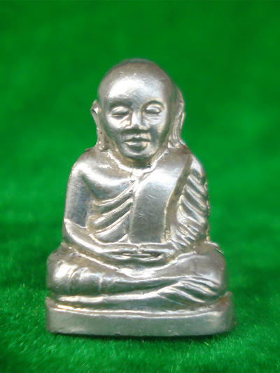 รูปหล่อปั๊มหลวงพ่อเงิน บางคลาน พิมพ์ 15 นับแบงก์ รุ่น 55 มหาบารมี 85 พรรษา เนื้ออัลปาก้า ปี 55