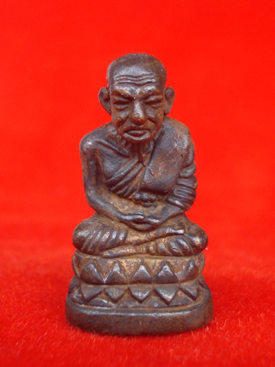 รูปหล่อหลวงพ่อทวด บัวรอบ รุ่นแรก เนื้อทองผสมผิวไฟ สมเด็จพระมหาวีรวงศ์ วัดสัมพันธวงศ์ ปี 2555