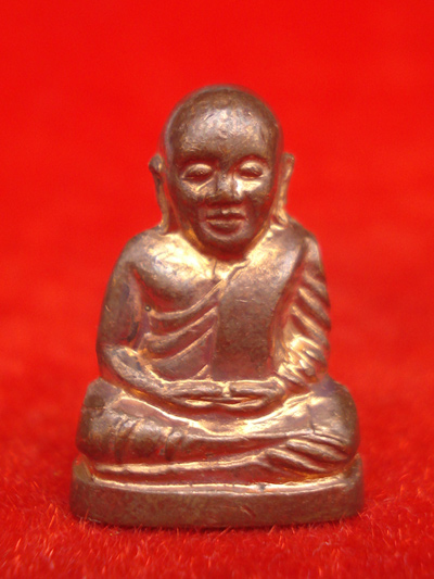 รูปหล่อปั๊มหลวงพ่อเงิน บางคลาน พิมพ์ 15 นับแบงก์ รุ่น 55 มหาบารมี 85 พรรษา เนื้อทองแดง ปี 55