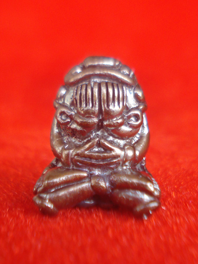 พระปิดตามหาอุตตโม ยันต์ยุ่ง หลวงพ่อคีย์ รุ่นมั่งมีเงินทอง  ปี 2549 พระเครื่องที่น่าบูชา สวยจริงๆครับ