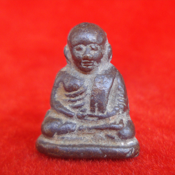 1 ใน 11 พิมพ์ที่หายากมากครับ หลวงพ่อเงิน บางคลาน รุ่นปืนแตก พิมพ์นิยมสนิมดำ ปี 2528 พร้อมกล่อง