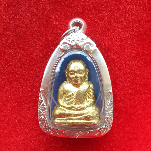 รูปเหมือนปั๊มหลวงพ่อเงิน วัดบางคลาน รุ่นน้ำท่วม พิมพ์มือมีจุดย้อนยุคปี 15 เนื้อทองเหลือง สุดสวย