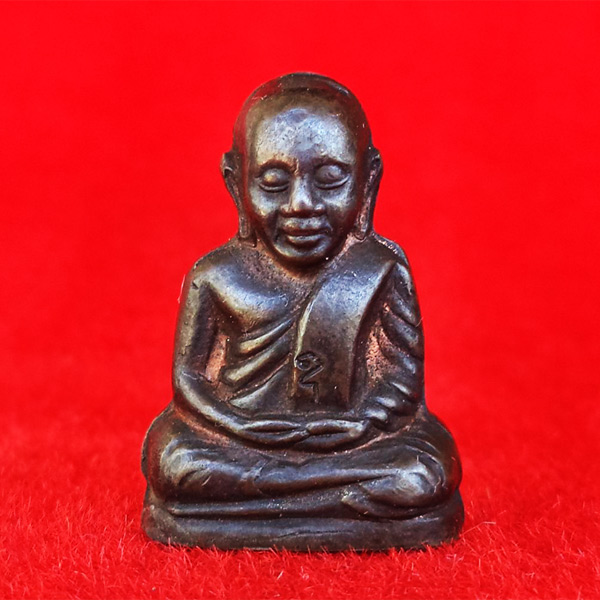 หลวงพ่อเงิน วัดบางคลาน พระเครื่อง เมืองพิจิตร  รุ่นเพิร์ธ เนื้อนวโลหะ ปี 2537 สวยแชมป์ สุดหายาก