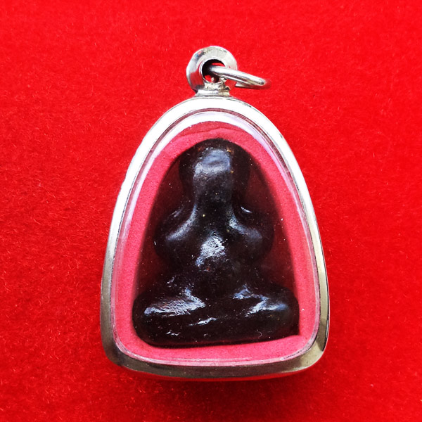 พระปิดตา หลวงปู่เอี่ยม วัดสะพานสูง พิมพ์ชะลูด เนื้อผงชุบรัก ผสมอัฐิหลวงปู่เอี่ยม รุ่น 100 ปี ปี 2539