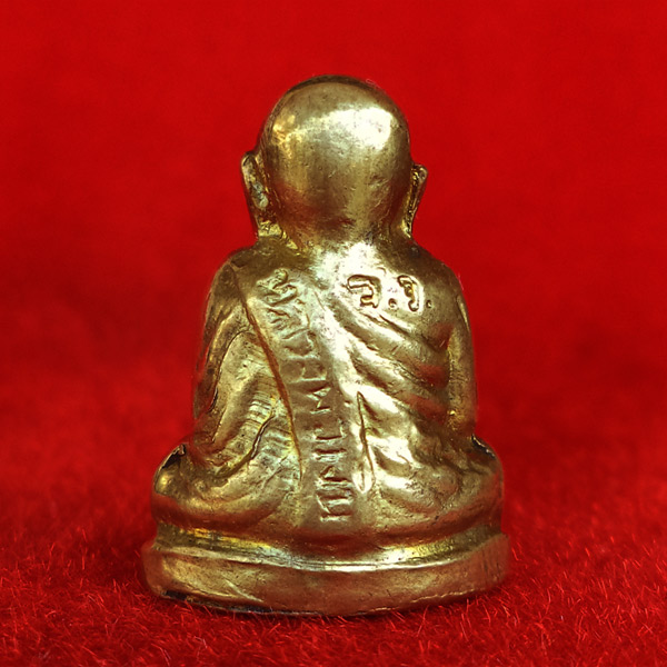 รูปหล่อปั๊มหลวงพ่อเงิน ปี 15 วัดวังจิก พิมพ์มือนับแบงค์ เนื้อทองเหลือง ร่วมพิธีปี 15 สวยมาก สุดหายาก 2