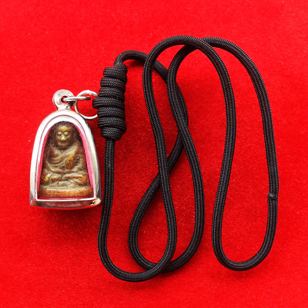 ขอเชิญร่วมทอดกฐินสามัคคี ปื 2557 ทำบุญ 100 บาท รับรูปหล่อหลวงพ่อเงิน บางคลาน พิมพ์ขี้ตา สุดคลาสสิค 4