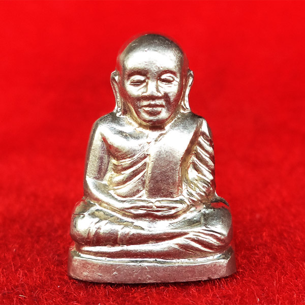 รูปหล่อปั๊มหลวงพ่อเงิน บางคลาน พิมพ์ 15 นับแบงก์ รุ่น 55 มหาบารมี 85 พรรษา เนื้ออัลปาก้า ปี 55