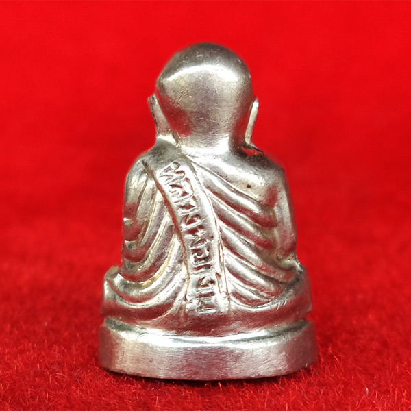 รูปหล่อปั๊มหลวงพ่อเงิน บางคลาน พิมพ์ 15 นับแบงก์ รุ่น 55 มหาบารมี 85 พรรษา เนื้ออัลปาก้า ปี 55 2