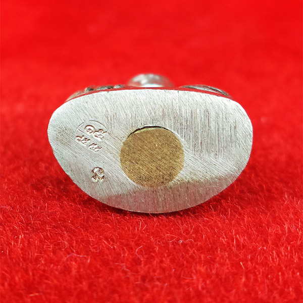 รูปหล่อปั๊มหลวงพ่อเงิน บางคลาน พิมพ์ 15 นับแบงก์ รุ่น 55 มหาบารมี 85 พรรษา เนื้ออัลปาก้า ปี 55 3