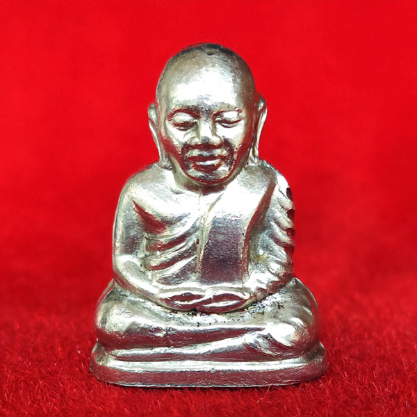 รูปเหมือนปั๊มหลวงพ่อเงิน วัดบางคลาน รุ่นน้ำท่วม พิมพ์คอแอลย้อนยุคปี 15 เนื้ออัลปาก้า สวยหายาก