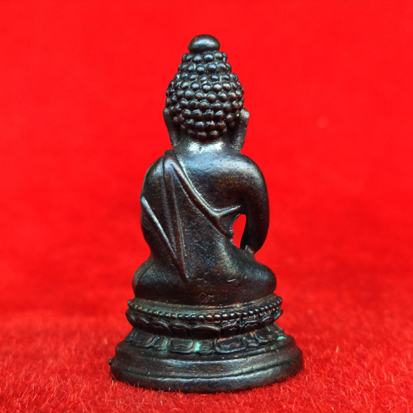 ของแท้ต้องแบบนี้ พระกริ่ง 72 พรรษา รัชกาลที่ 9 พระพุทธนวมมหาราชายุจฉับปริวัตนมงคล สุดสวย 2 1