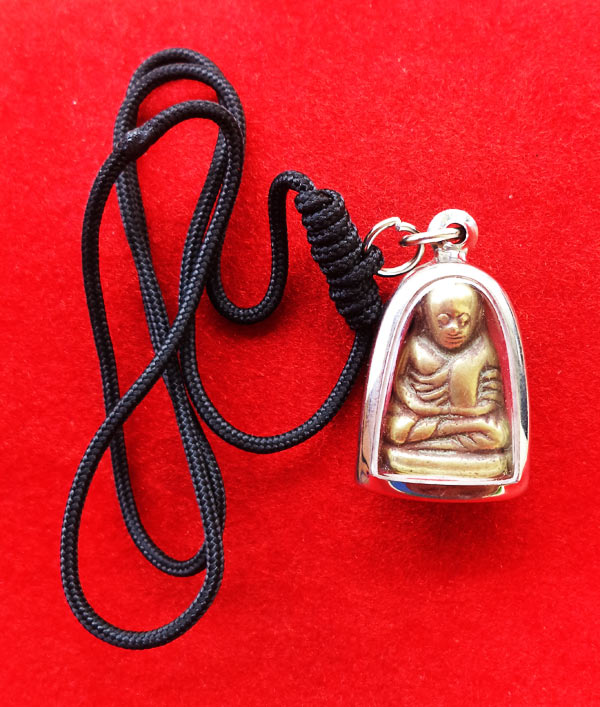 ขอเชิญร่วมทอดกฐินสามัคคี ปี 2558 ทำบุญ 100 บาท รับรูปหล่อหลวงพ่อเงิน บางคลาน พิมพ์นิยม สุดคลาสสิค 3