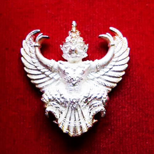 พญาครุฑ เนื้อเงิน พิมพ์ใหญ่ หลวงพ่อวราห์ วัดโพธิ์ทอง ครุฑ รุ่น ๙ หน้ามหาเศรษฐี สุดขลัง สุดสวย หายาก
