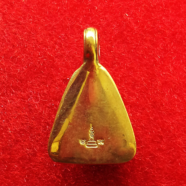 เหรียญหลวงพ่อเงิน บางคลาน พิมพ์จอบเล็ก เนื้อทองเหลือง รุ่นมงคลมหาลาภ 51 เหรียญจอบเล็กที่สวยที่สุด 2