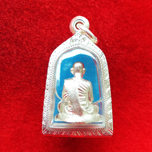 รูปหล่อหลวงปู่เอี่ยม วัดสะพานสูง เนื้อเงิน สุดยอดพระเครือง รุ่น 111 ปี พิธีดี ปี 2549 สวยหายากครับ 2