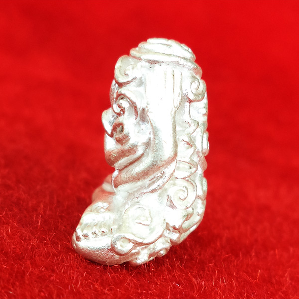 พระปิดตา อุตตโมยันต์ยุ่ง เจริญพร รุ่นแรก หลวงพ่อคูณ วัดบ้านไร่ เนื้อเงินฝังตะกรุดเงิน หมายเลข ๔๖๖ 3